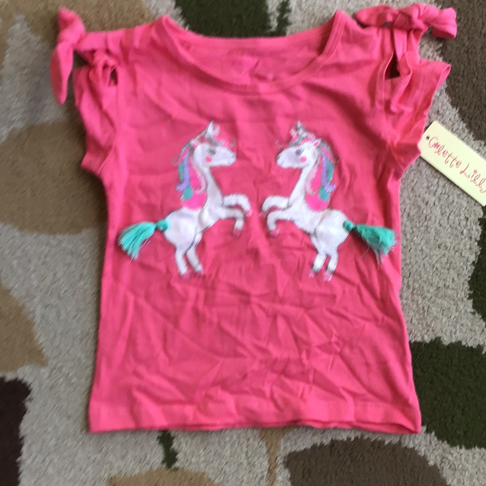 Cute size S 4 brand new unicorn shirt!